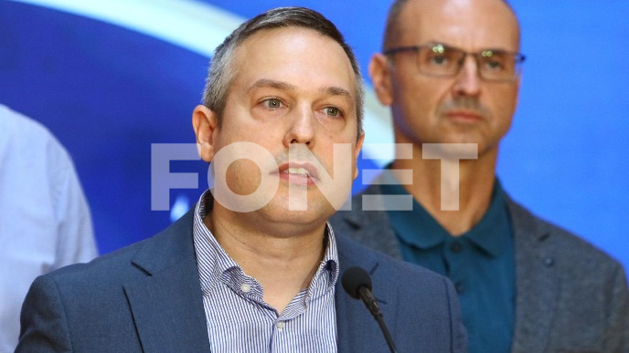 Ustavni sud pogoduje vlasti